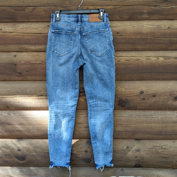Lucky Brand Woman's High Rise Skinny Bridgete Jeans, 8/29 Ankle - Picture 2 of 10
